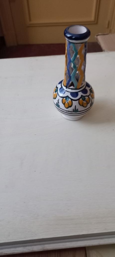 petit vase provencal, Enlèvement