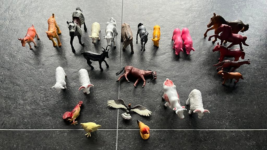 Lot de 25 figurines animaux, Utilisé
