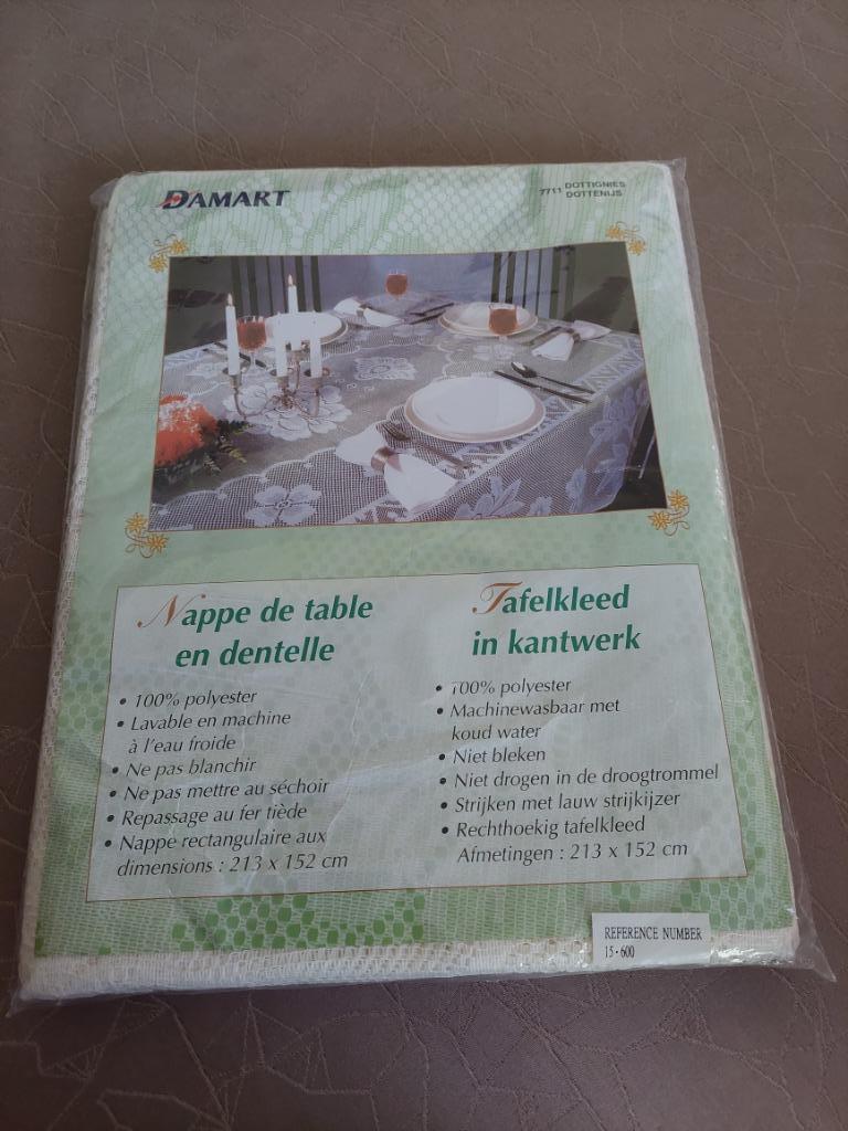 Tafelkleed  in kantwerk - nieuw, Enlèvement ou Envoi, Neuf