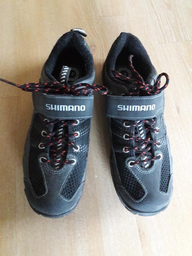 Chaussures cyclisme / VTT Shimano femmes taille 41, Vélos & Vélomoteurs, Accessoires vélo | Vêtements de cyclisme, Enlèvement ou Envoi