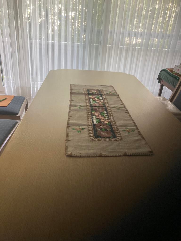 Te koop geborduurde tafellopers, Huis en Inrichting, Ophalen, Nieuw