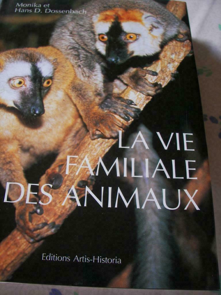 Livre Artis Historia - La vie familiale des animaux, Enlèvement, Comme neuf