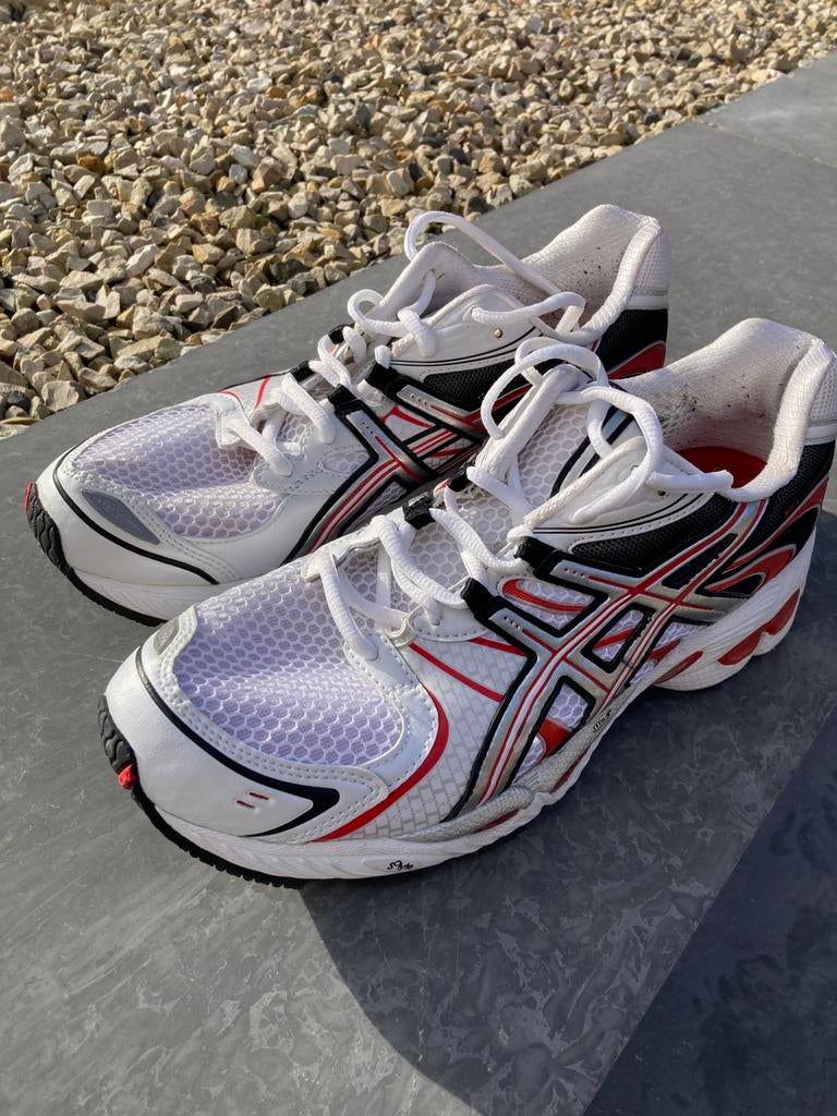 Asics loopschoenen nieuwstaat 41,5, Ophalen, Zo goed als nieuw, Asics