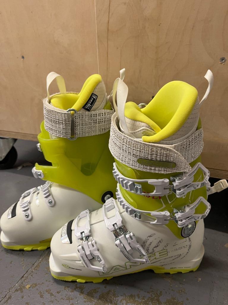 Dames Skischoenen Lange XT 110 LV 23.5 (NIEUW), Overige merken, Gebruikt, Schoenen, Ophalen of Verzenden