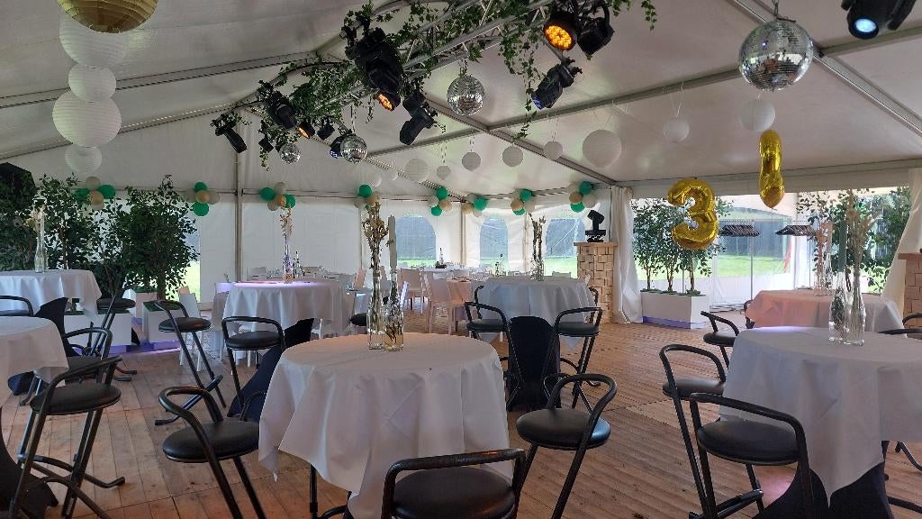 Verhuur van witte ceremonie stoelen, wedding stoelen,..., Enlèvement ou Envoi, Comme neuf