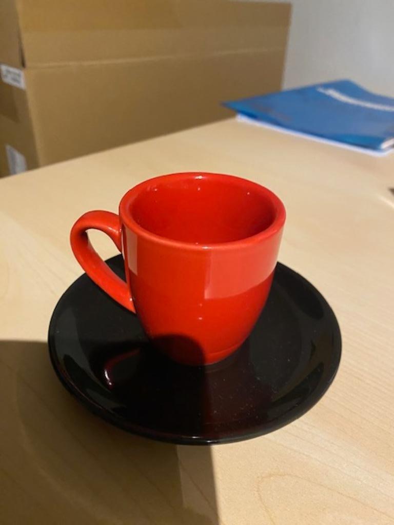 Espresso tasjes en ondertasjes, Huis en Inrichting, Ophalen, Gebruikt, Overige stijlen, Kop(pen) en/of Schotel(s)