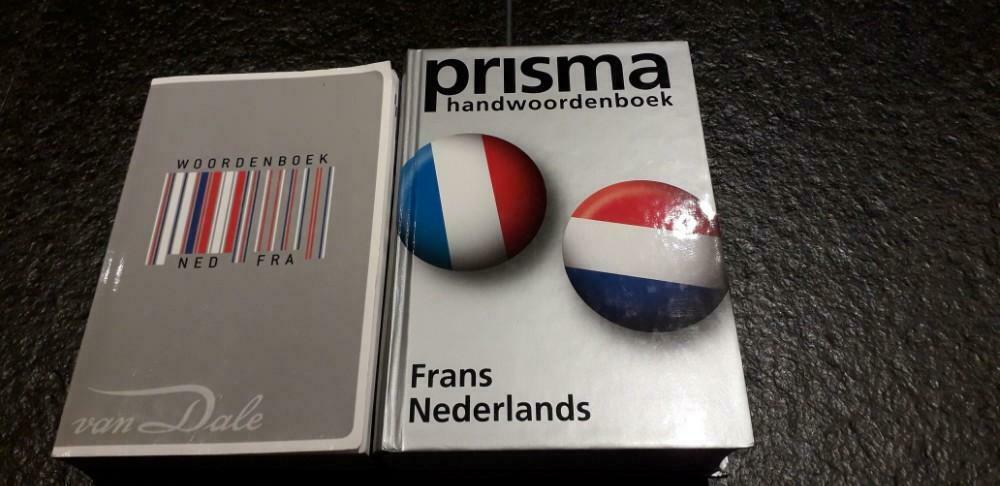 Set van 2 woordenboeken Nederlands/Frans, Ophalen, Zo goed als nieuw, Van Dale, Nederlands