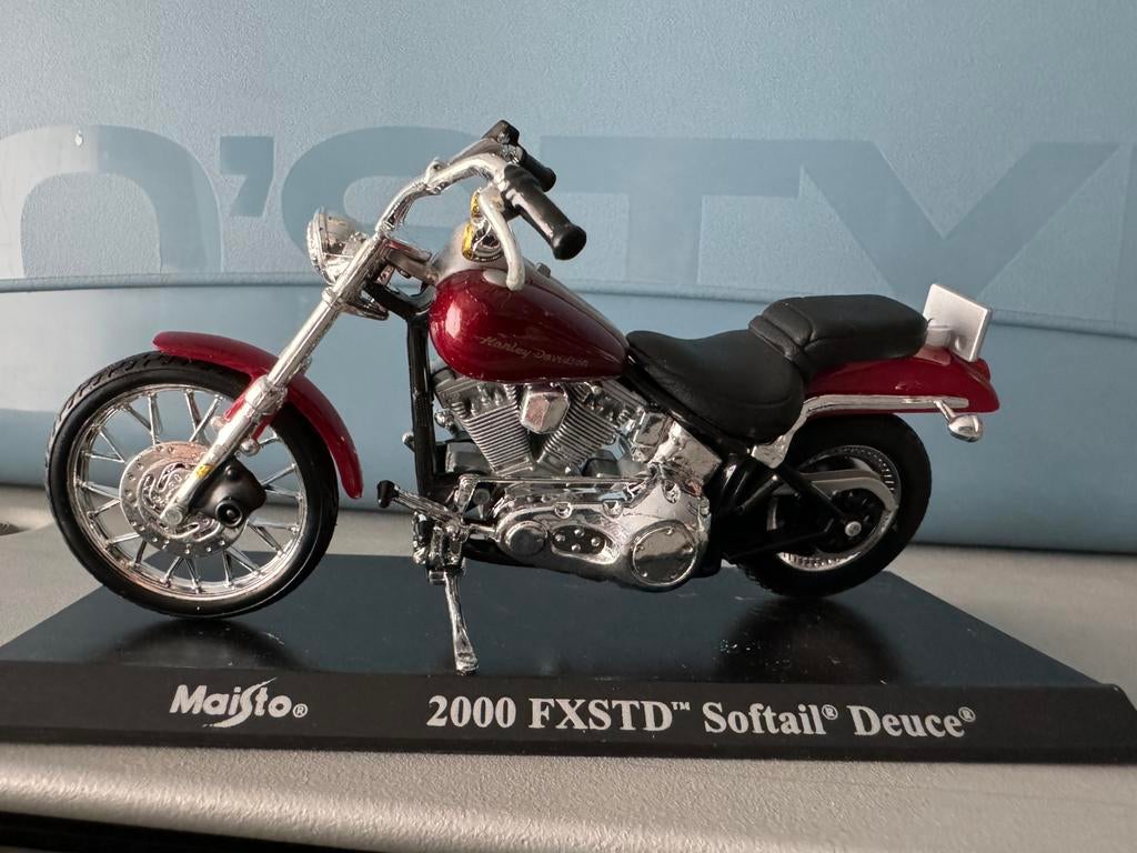 Maisto Harley-Davidson 2000 FXSTD Softail Deuce, Ophalen of Verzenden, Zo goed als nieuw, Maisto