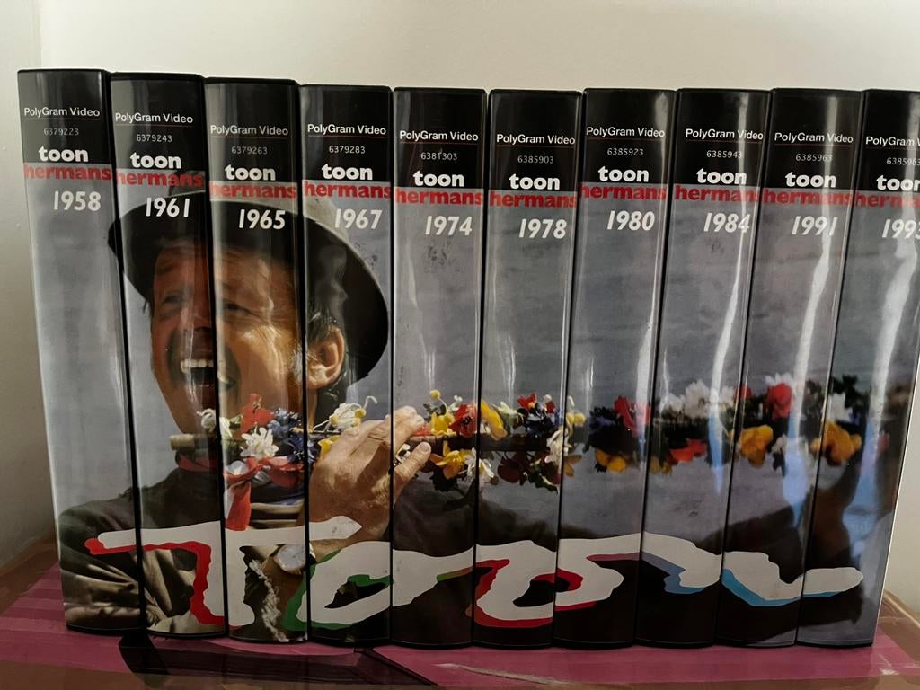 VHS-reeks volledige oeuvre van Toon Hermans, CD & DVD, CD | Humour & Cabaret, Enlèvement ou Envoi, Comme neuf