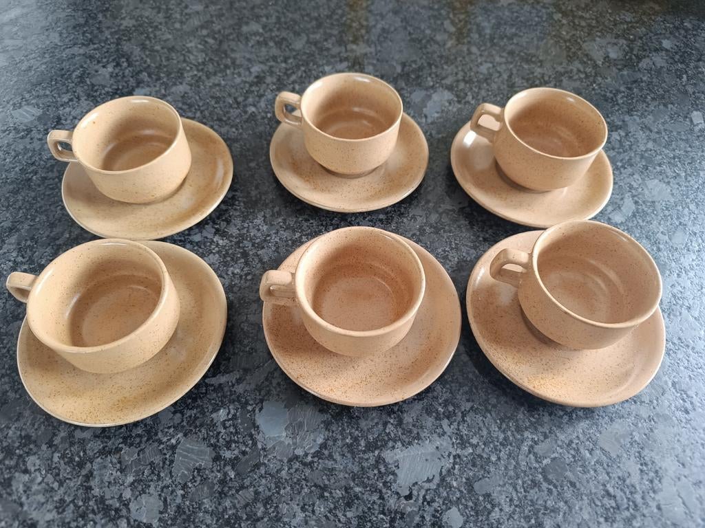 6 ravissantes tasses et sous-tasses en grès, Enlèvement ou Envoi, Comme neuf
