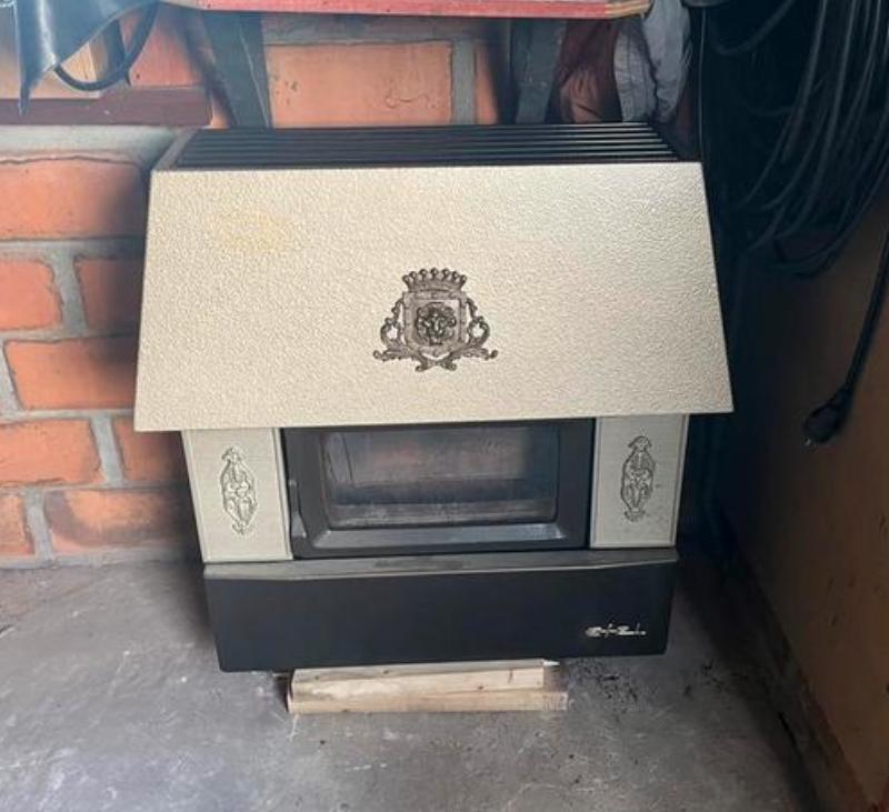 Kolenkachel. Goede staat en netjes. Rooster is niet stuk, Huis en Inrichting, Haarden, Ophalen, Gebruikt