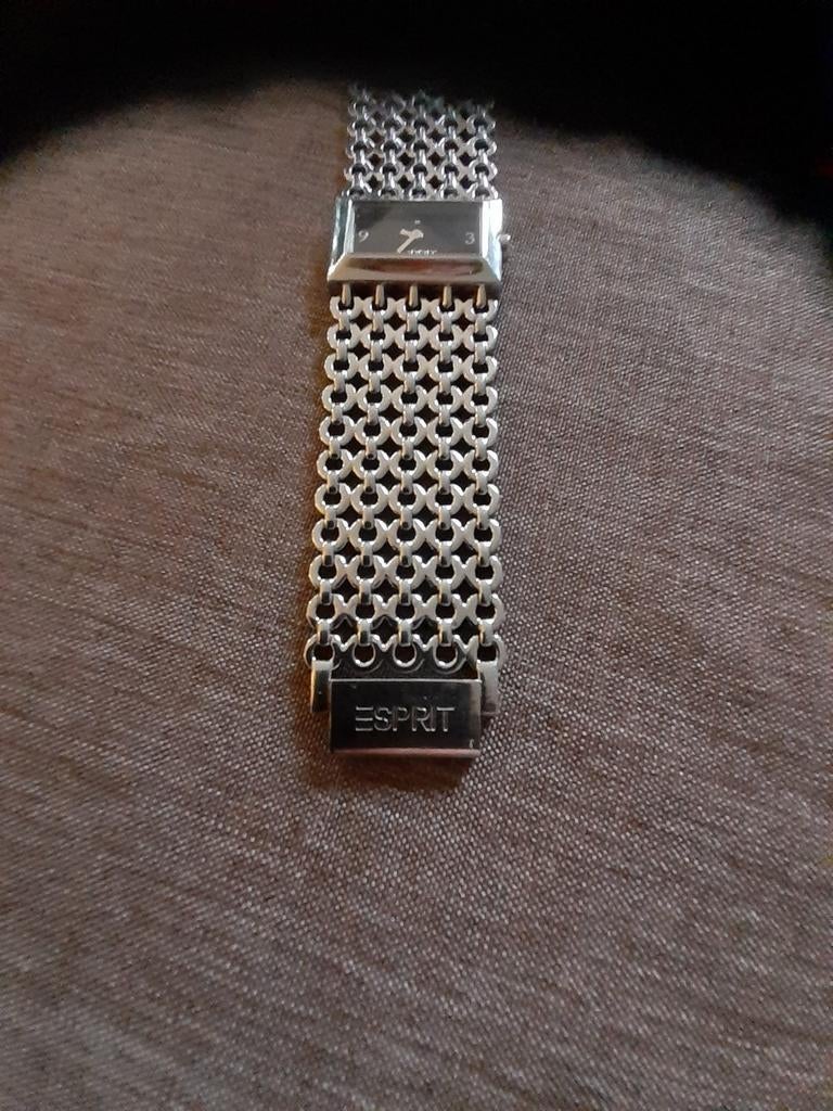 Zeer mooi uurwerk Esprit met dure armband,, Handtassen en Accessoires, Horloges | Dames, Ophalen of Verzenden, Zo goed als nieuw