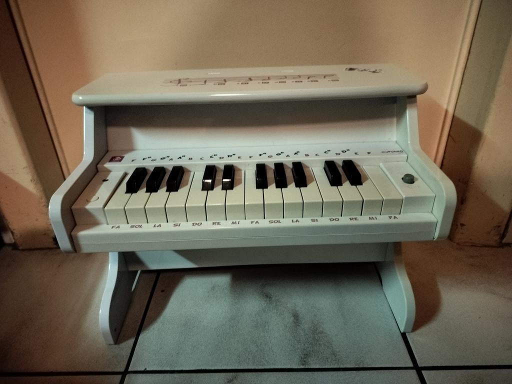 Eerste piano, Ophalen of Verzenden