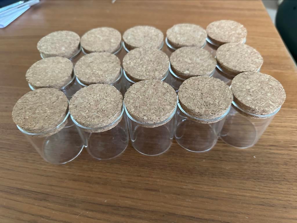 15 glazen potjes met kurk, Ophalen, Nieuw