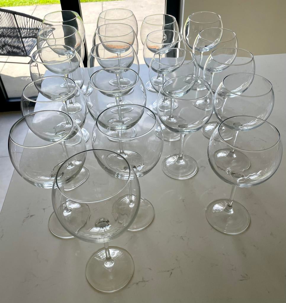 Hoge wijnglazen met grote, ronde kelk - 20 stuks, Huis en Inrichting, Keuken | Servies, Ophalen, Glas of Glazen, Overige stijlen