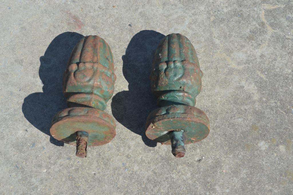 gietijzeren denappels, paalkoppen, Ophalen, Gebruikt, Steen