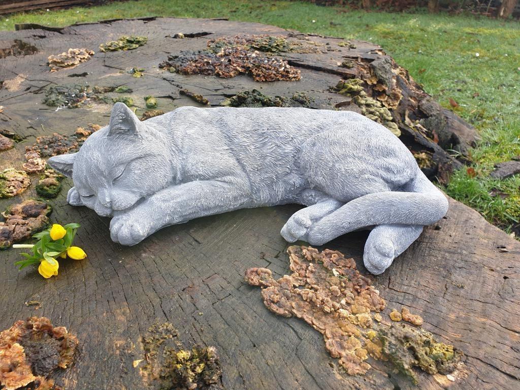 kat , poes, tuinbeeld slapende kat, Enlèvement ou Envoi