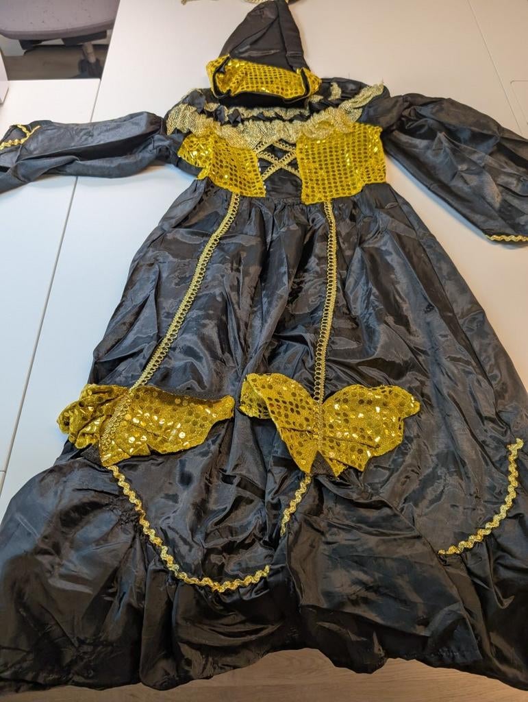 Carnaval heks 128, Ophalen of Verzenden