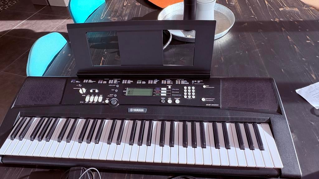 Yamaha keyboard, Muziek en Instrumenten, Keyboards, Ophalen, 61 toetsen, Korg, Zo goed als nieuw