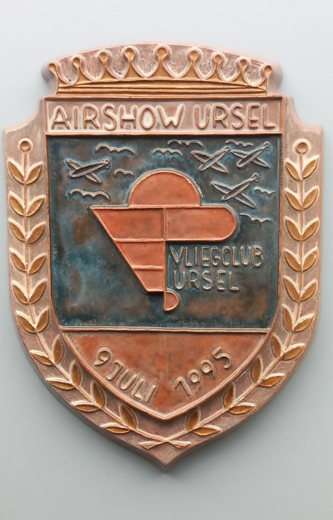 Keramiek AirshowVliegclubUrsel 1995 Tieberghien Wandkeramiek, Antiek en Kunst, Antiek | Keramiek en Aardewerk, Ophalen