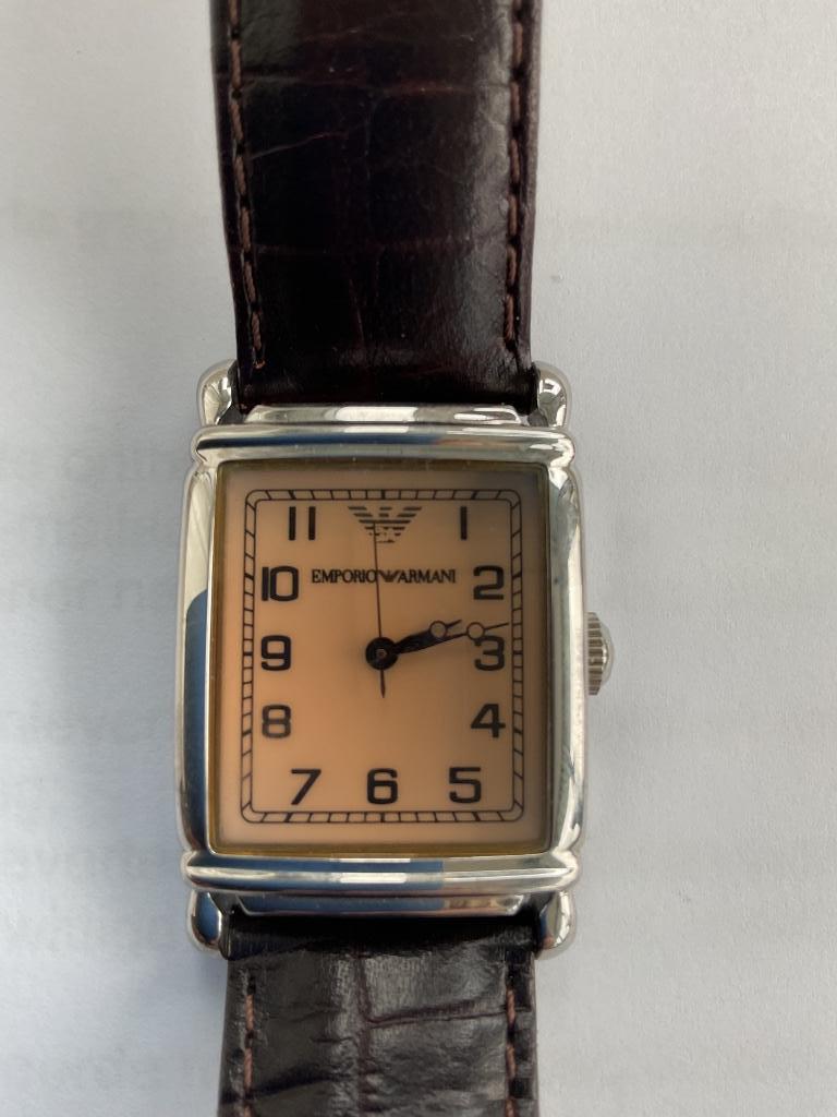 Montre Armani, Enlèvement ou Envoi, Comme neuf, Cuir