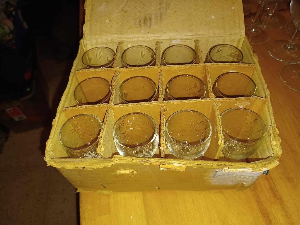 12 verres en cristal Durobor très anciens. Jamais utilisé!!, Enlèvement ou Envoi, Neuf, Cristal, Verre ou Verres