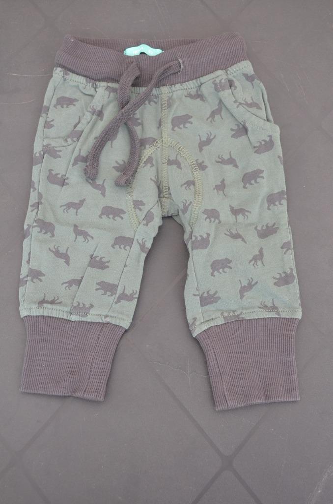 Hema Broek met dieren groen maat 62, Kinderen en Baby's, Babykleding | Maat 62, Broekje, Jongetje of Meisje, Ophalen of Verzenden