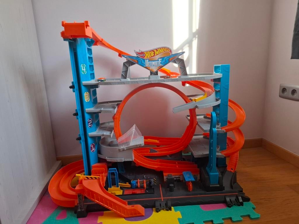 Hot wheels ultimate garage, Enfants & Bébés, Jouets | Circuits, Enlèvement, Hot Wheels