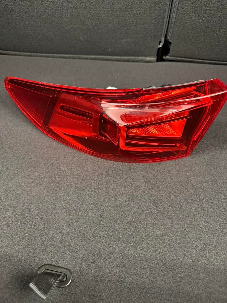 Feux arrière gauche cupra formentor etat neuf, Autos : Pièces & Accessoires, Enlèvement, Neuf, Arrière