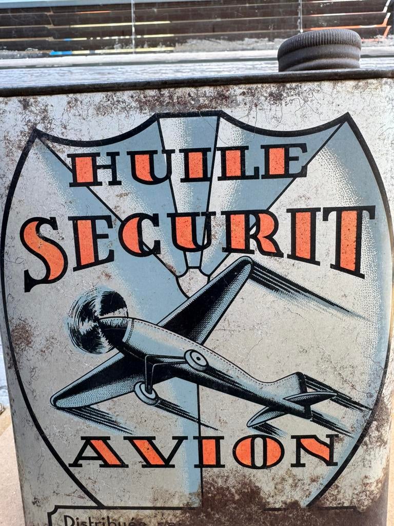 Avion Security a vendu un bidon d'huile rare, Enlèvement ou Envoi, Utilisé, Emballage
