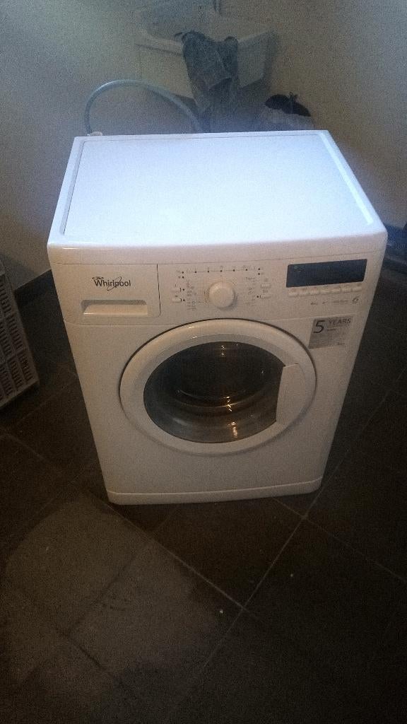 Whirlpool wasmachine, 1200 à 1600 tours, 4 à 6 kg, Programme lavage à la main, Chargeur frontal