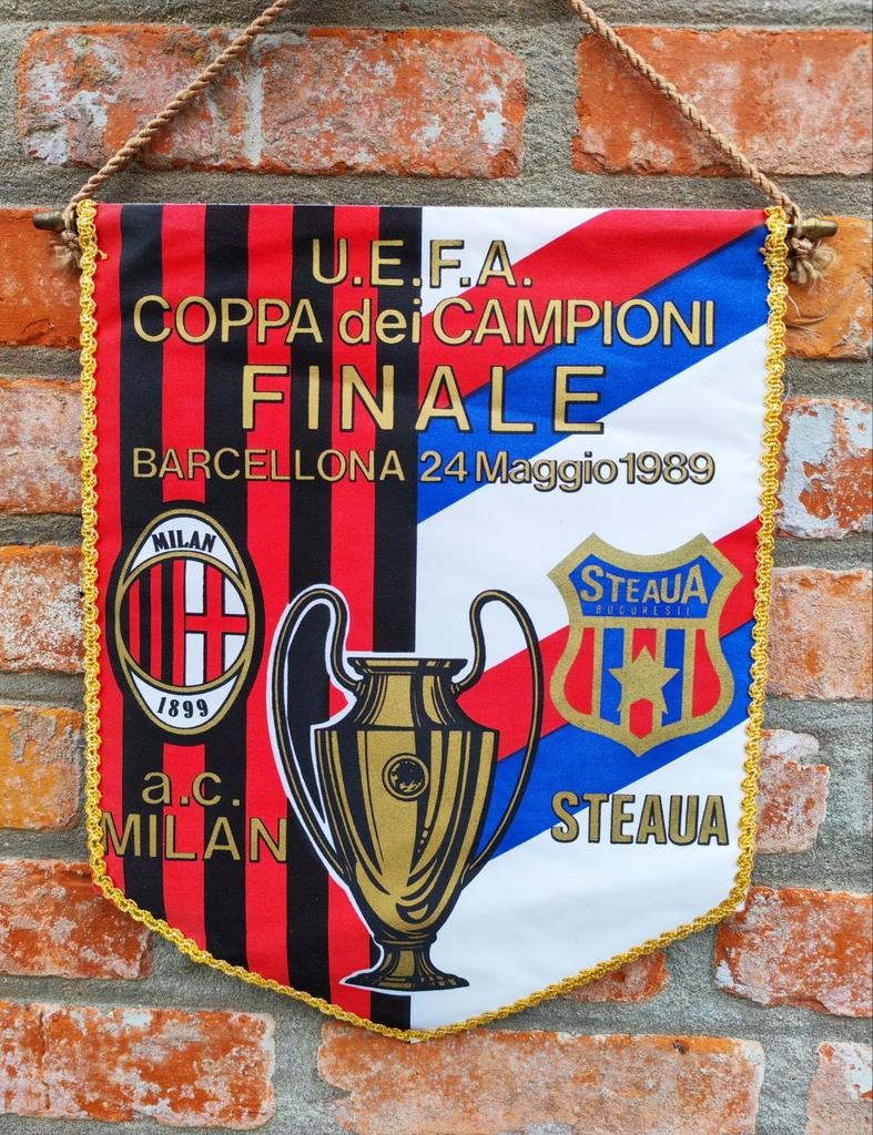 1989 AC Milan Steau Boekarest roemenië fanion wimpel vaantje, Ophalen of Verzenden