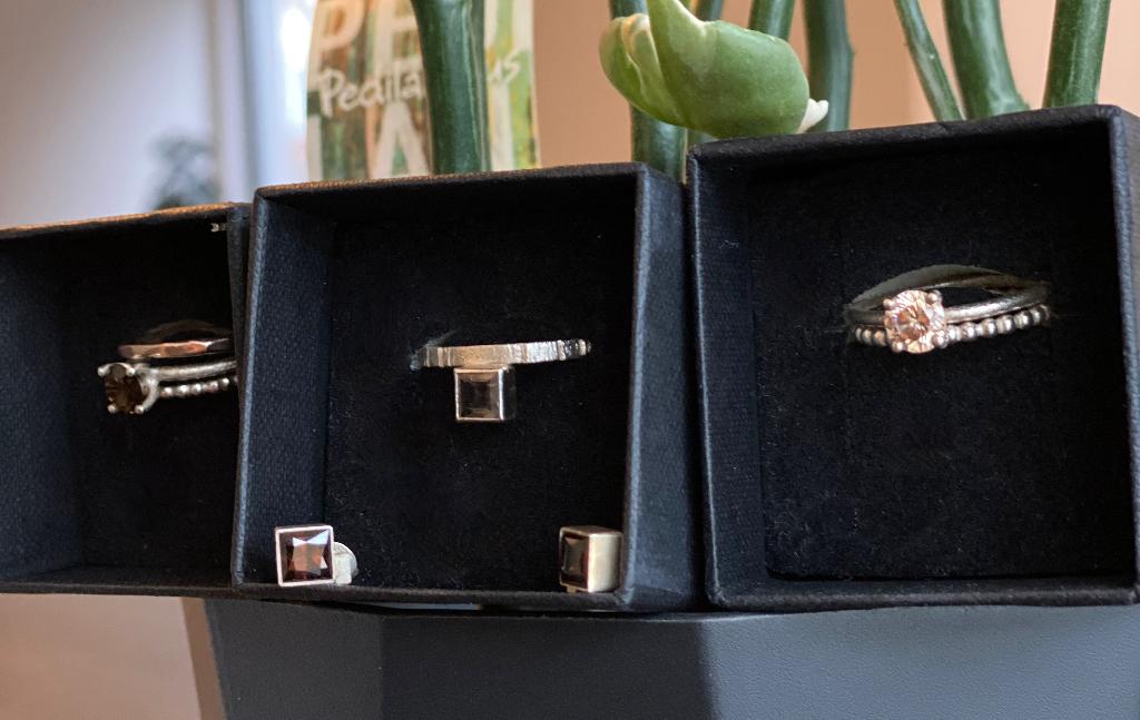 handgemaakte juwelen ontworpen in juwelenatelier, Bijoux, Sacs & Beauté, Bagues, Enlèvement ou Envoi, Comme neuf, Rose
