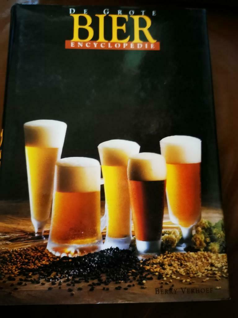 De grote bier encyclopédie, Boek met tal van bieren herkomst, Enlèvement ou Envoi, Utilisé, Autres types