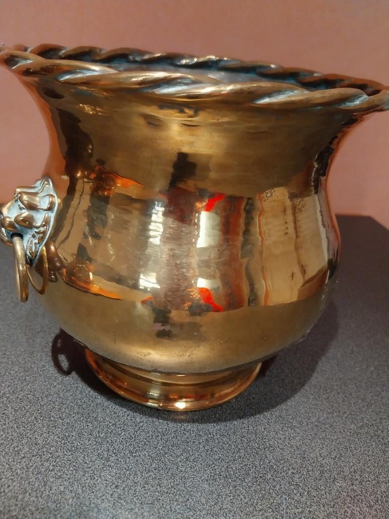 Cache-pot en cuivre jaune fabriqué à la main dans les années, Antiquités & Art, Antiquités | Bronze & Cuivre, Enlèvement ou Envoi