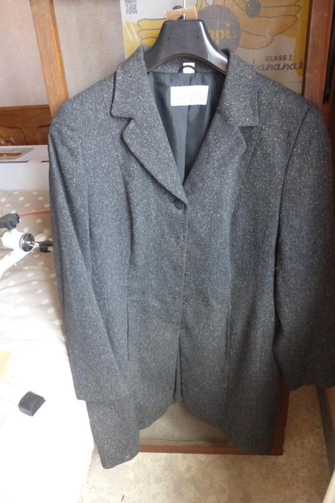 dames jas zwart/grijs met witte stippen grote maat, Kleding | Dames, Jassen | Winter, Zo goed als nieuw, Maat 46/48 (XL) of groter