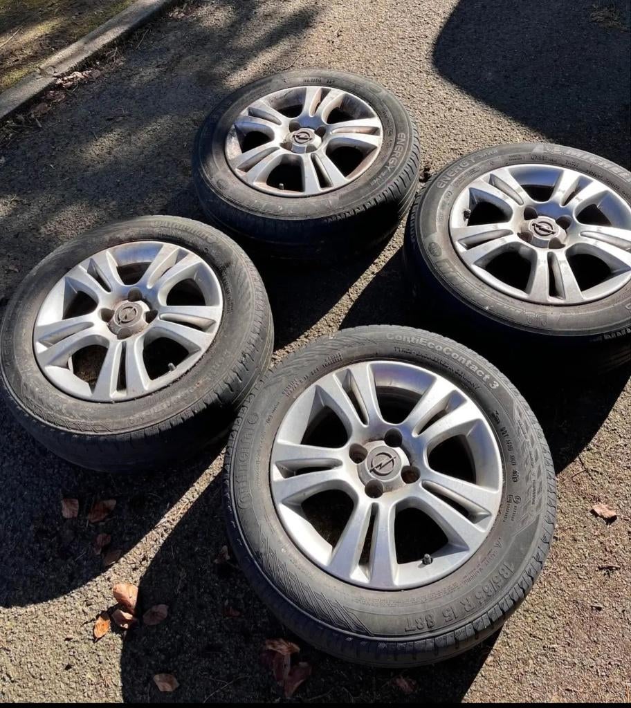 4 15 inch Opel Corsa velgen (4x100), Ophalen, Gebruikt, Suzuki