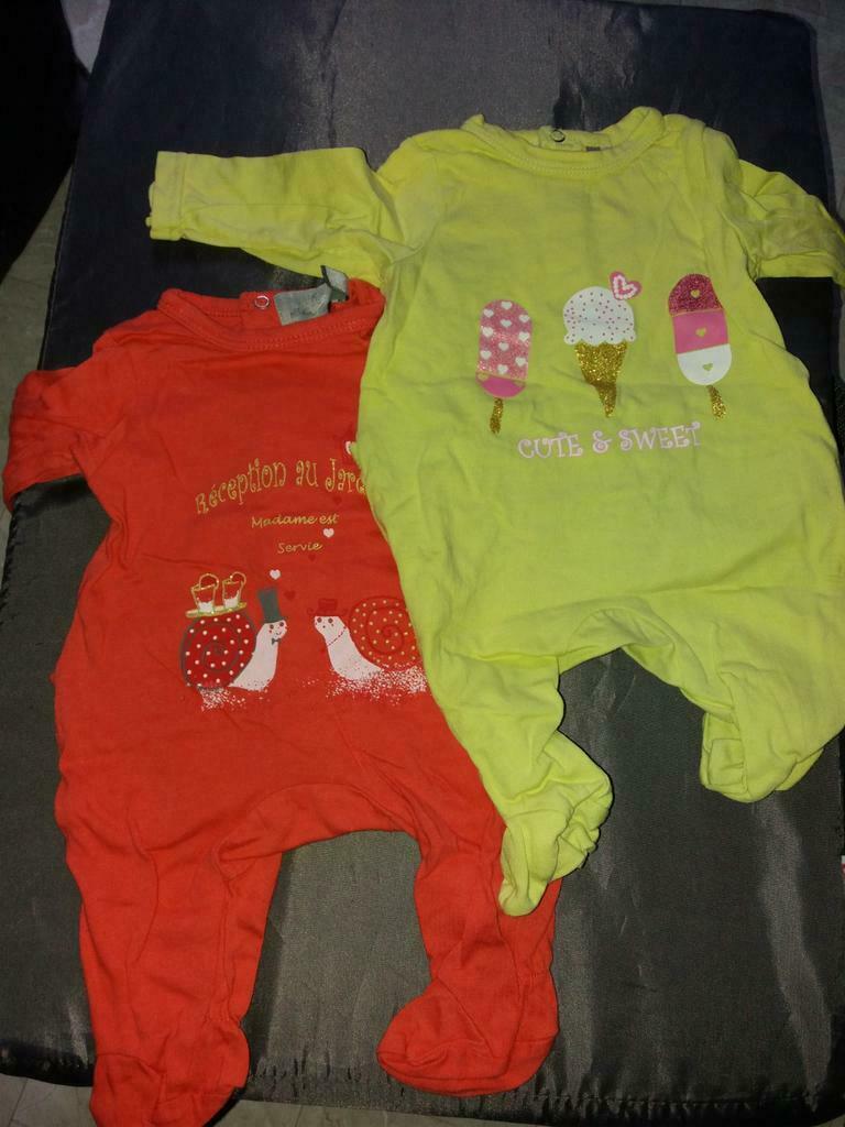 Lot 2 Pyjama léger bébé fille T54 1 mois, Enlèvement ou Envoi, Vêtements de nuit ou Sous-vêtements, Utilisé, Fille