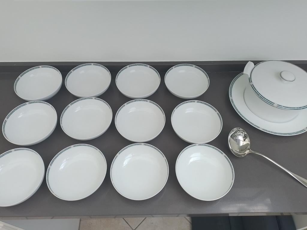 Servies set voor soep, Ophalen