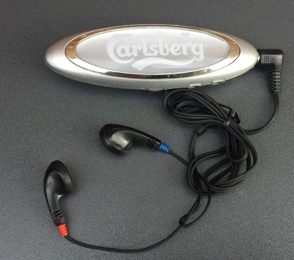 Carlsberg gadget radio met oortjes, Verzamelen, Biermerken, Ophalen of Verzenden, Gebruikt, Overige typen, Overige merken