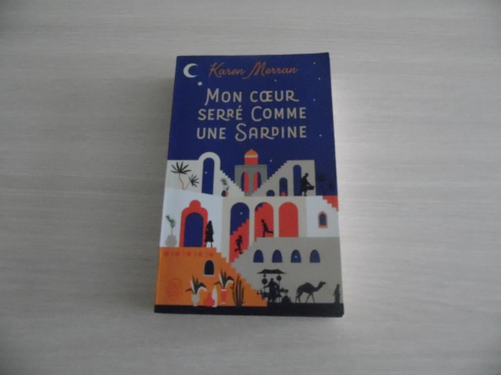 MON COEUR EST SERRÉ COMME UNE SARDINE     KAREN MERRAN, Livres, Karen Merran, Enlèvement ou Envoi, Comme neuf, Europe autre