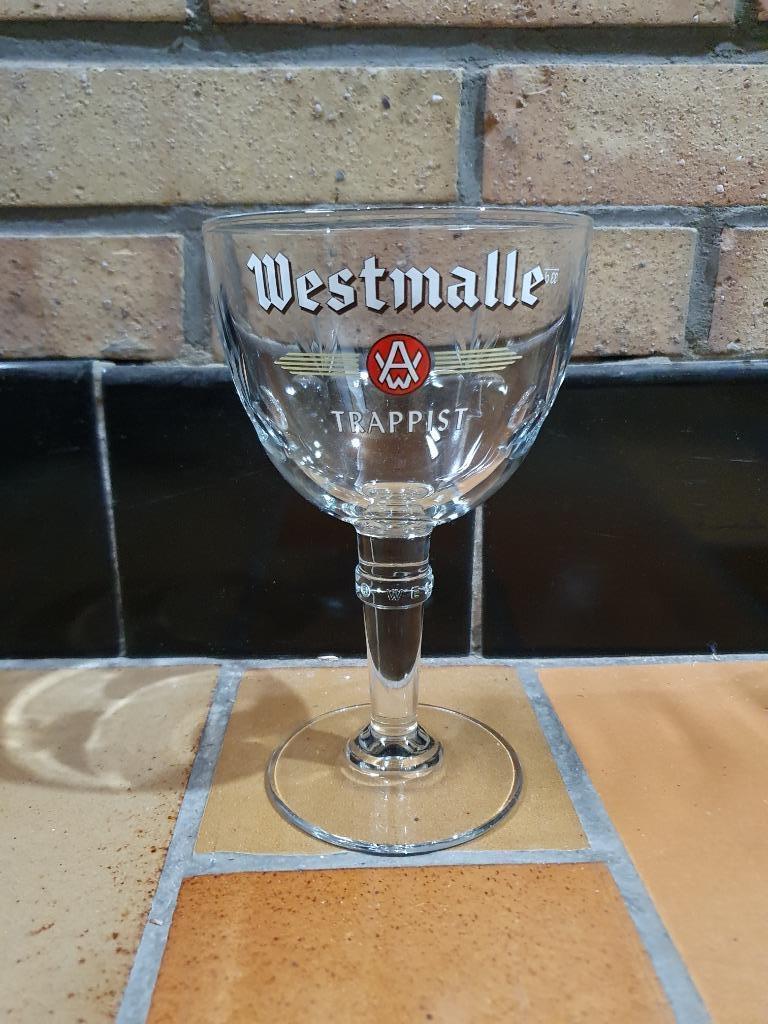 Geniet van de authentieke smaak met dit Westmalle glas, Verzamelen, Ophalen, Zo goed als nieuw, Bierglas
