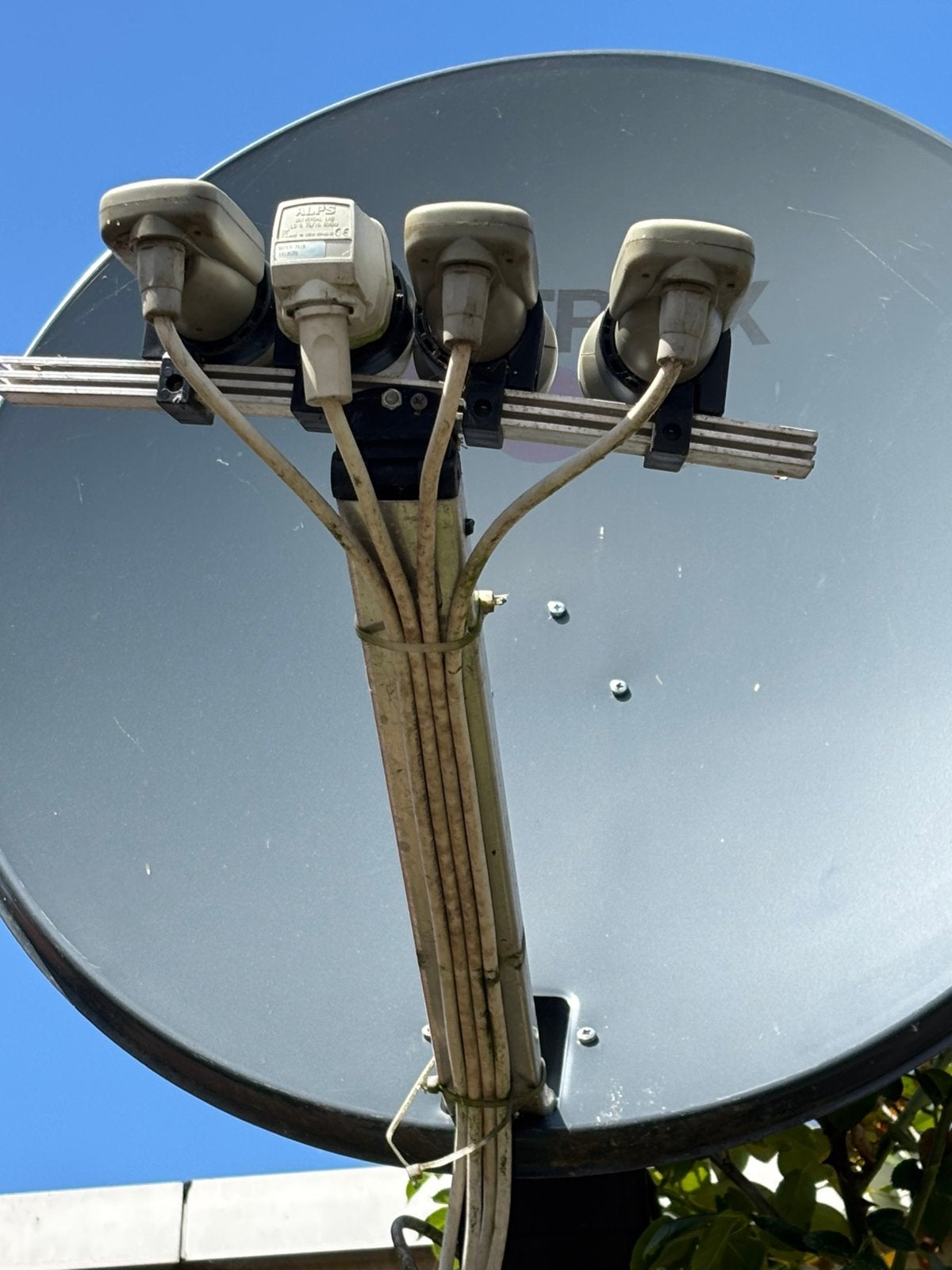 Satelliet schotel met 4 satellieten, Audio, Tv en Foto, Schotelantennes, Ophalen, Gebruikt