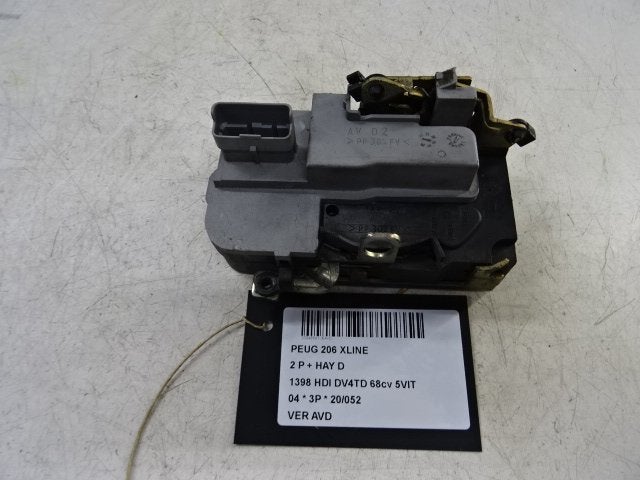 SERRURE DE PORTE AVANT DROITE Peugeot 206 (2A / C/H/J/S), Utilisé, Avant, Peugeot