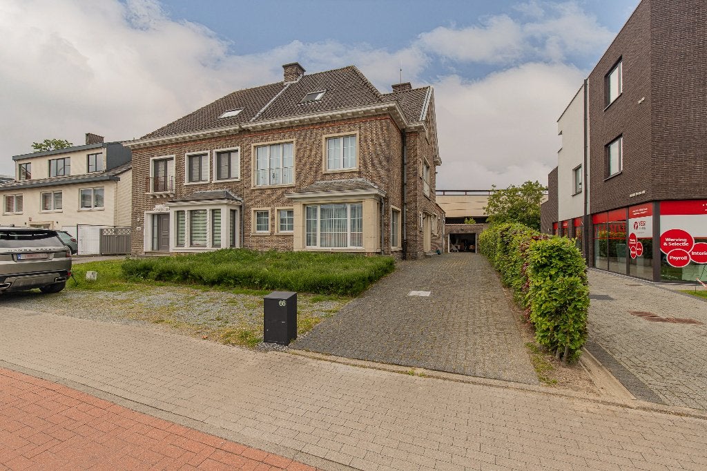 Prachtige woning in Sint niklaas te koop, 397 m², Province de Flandre-Orientale, 200 à 500 m², Sint niklaas