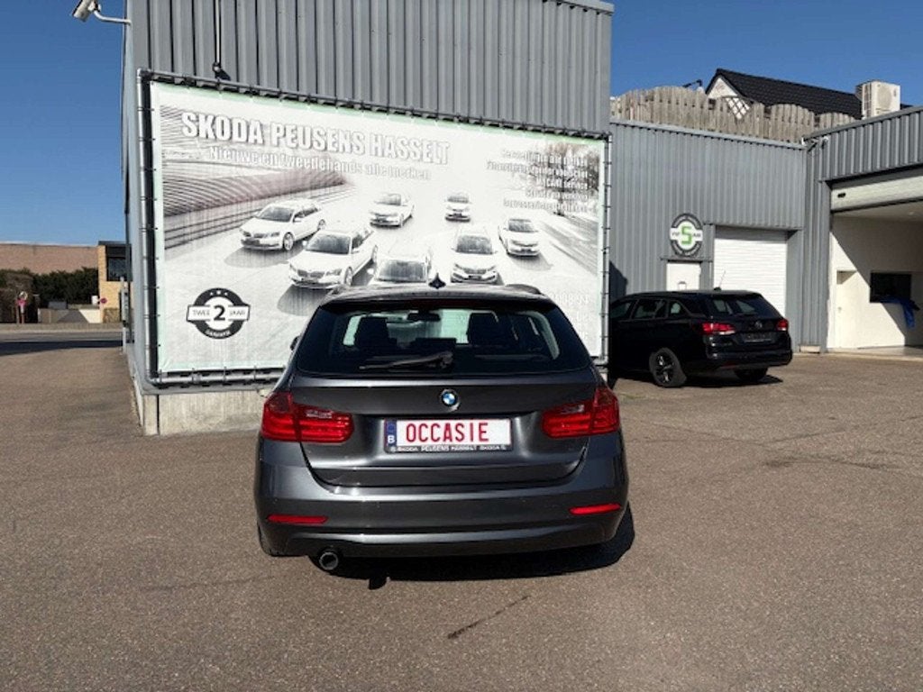 BMW 3 Serie 320D Touring xdrive (bj 2013, automaat), Auto's, Automaat, Euro 5, Overige kleuren, Bedrijf