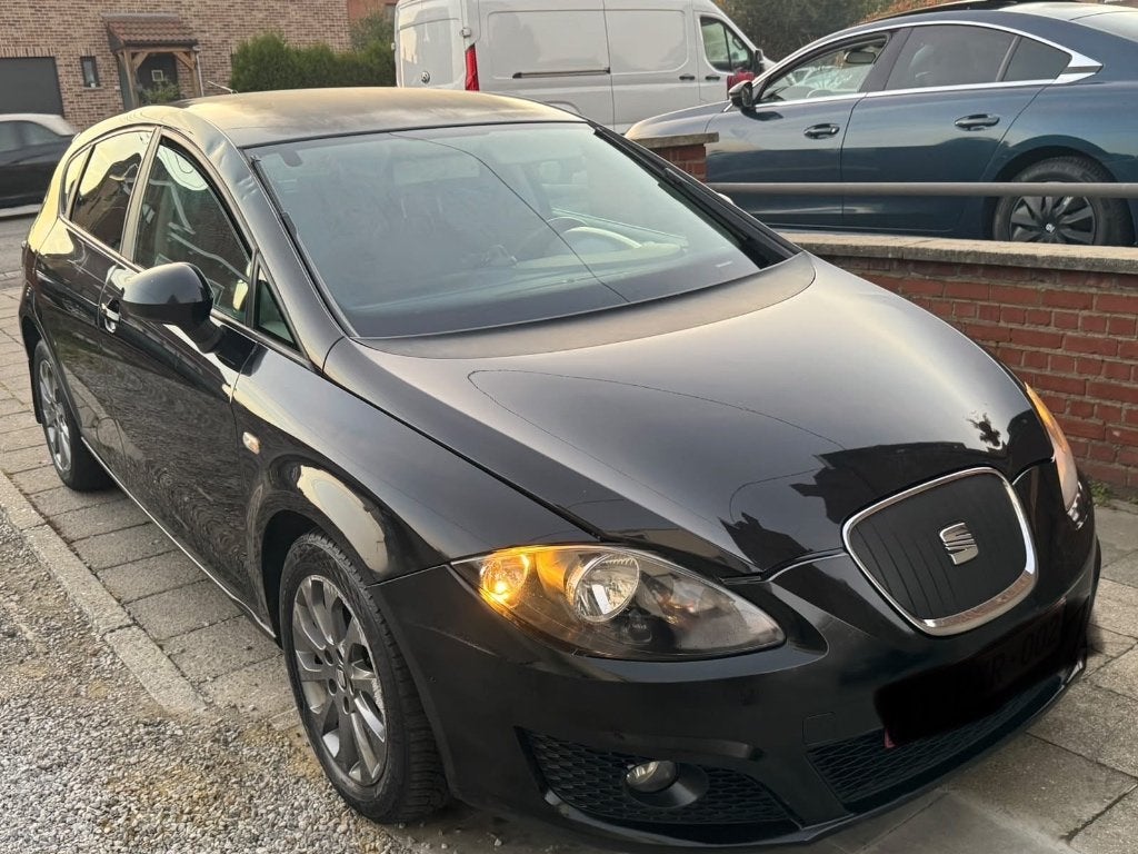 SEAT LEON 1.6TDİ 105cv EURO5, Auto's, Euro 5, Zwart, 5 deurs, Particulier
