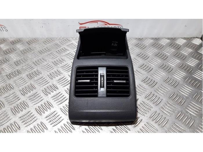 Middenconsoles van een Mercedes CLA, Gebruikt, -, Ophalen of Verzenden, -