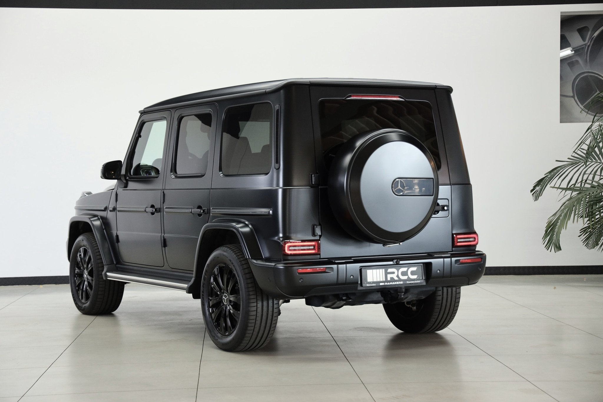 Mercedes-Benz G-Klasse 450 d EXCLUSIVE-line Night Carbon Sch, Autos, Cuir, 2989 cm³, Entreprise, Carnet d'entretien