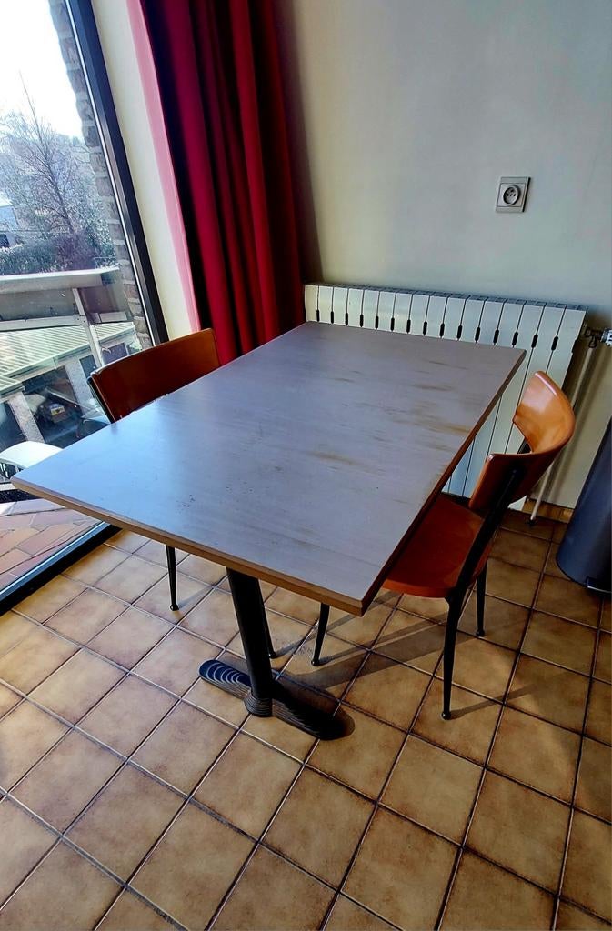Tafel en 2 stoelen, Ophalen